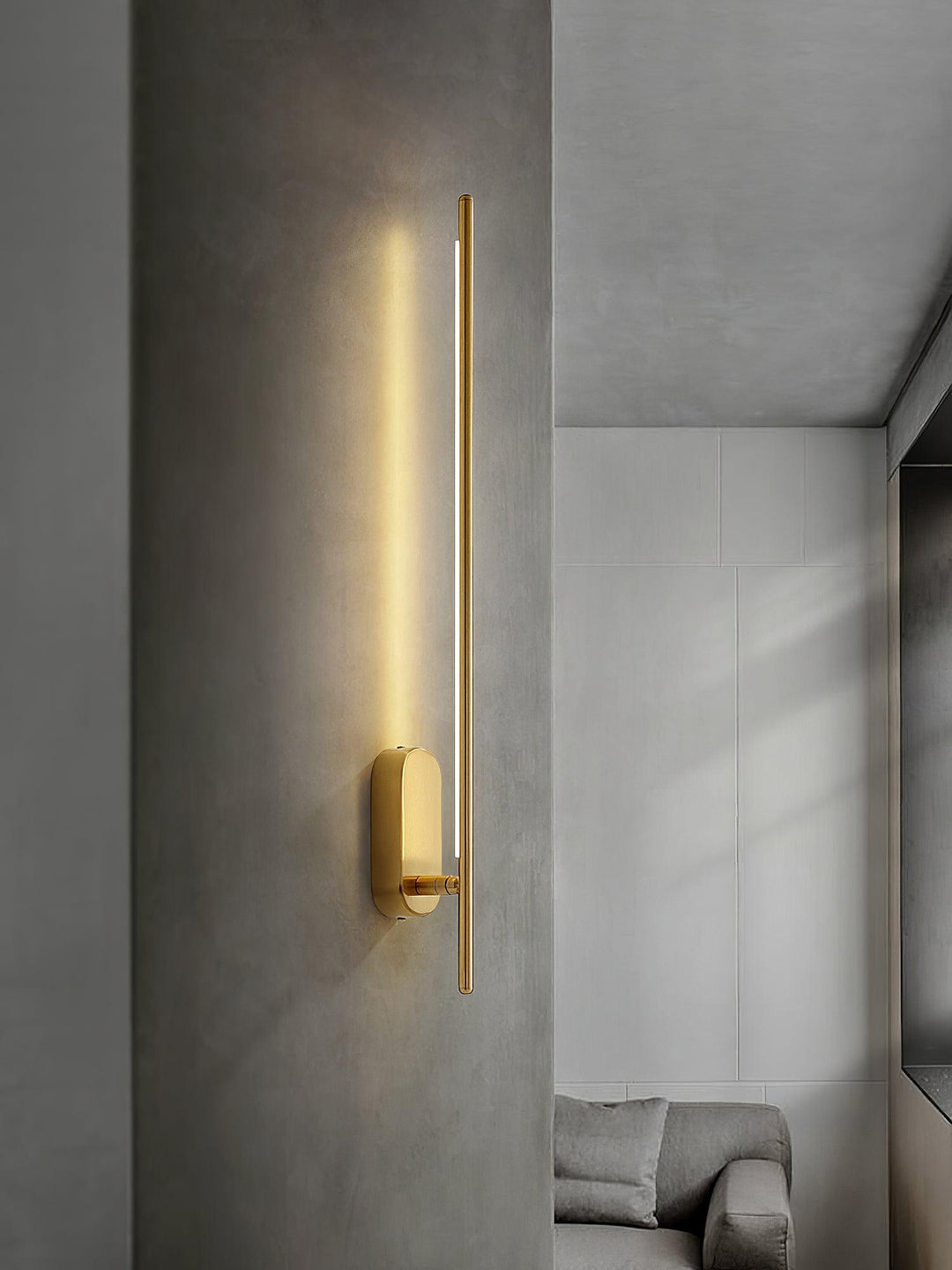 Stick-Shaped-Metal-Sconce_14_6fff8fc1-22b7-427f-b288-50e028f25875