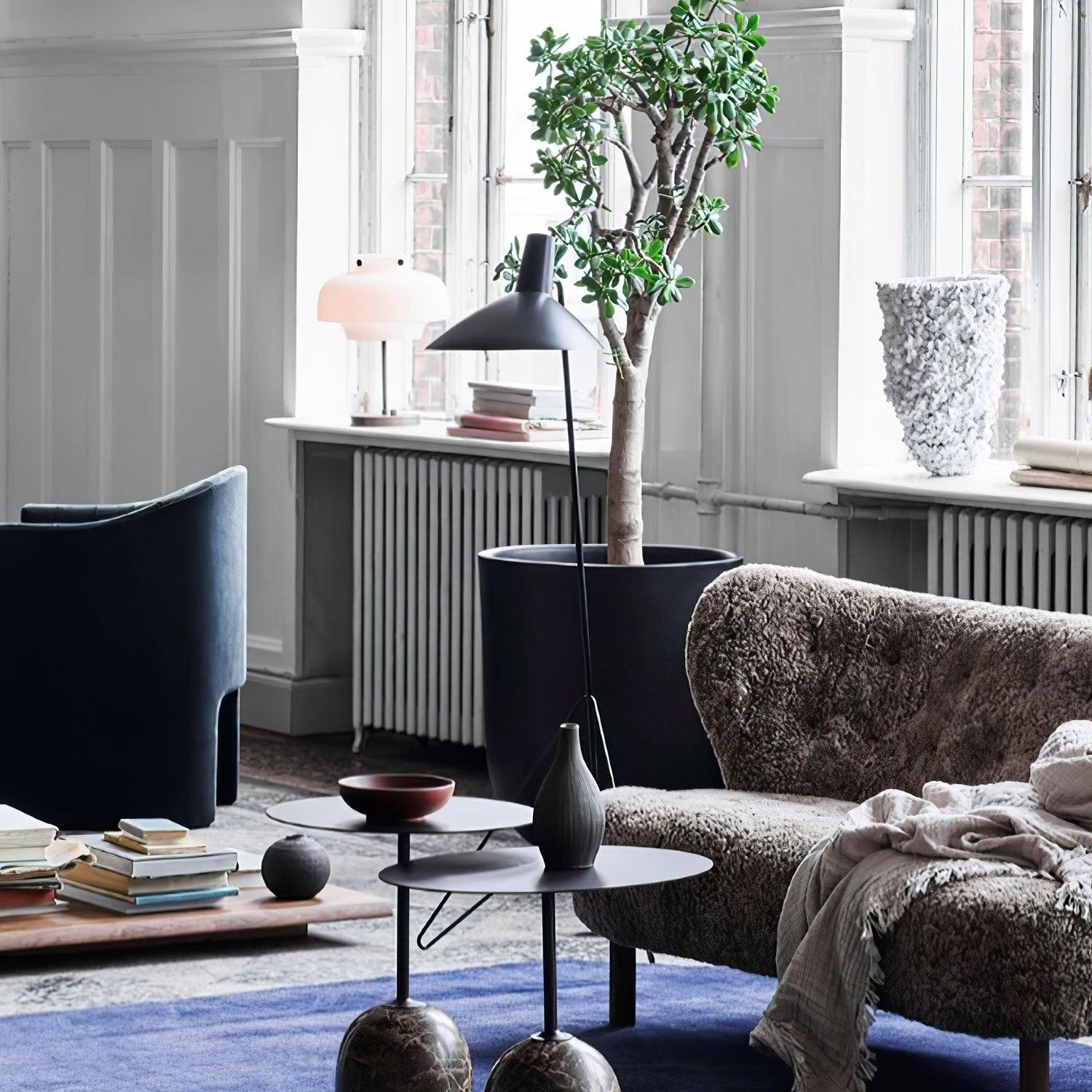 Svelte_Noir_Floor_Lamp_16