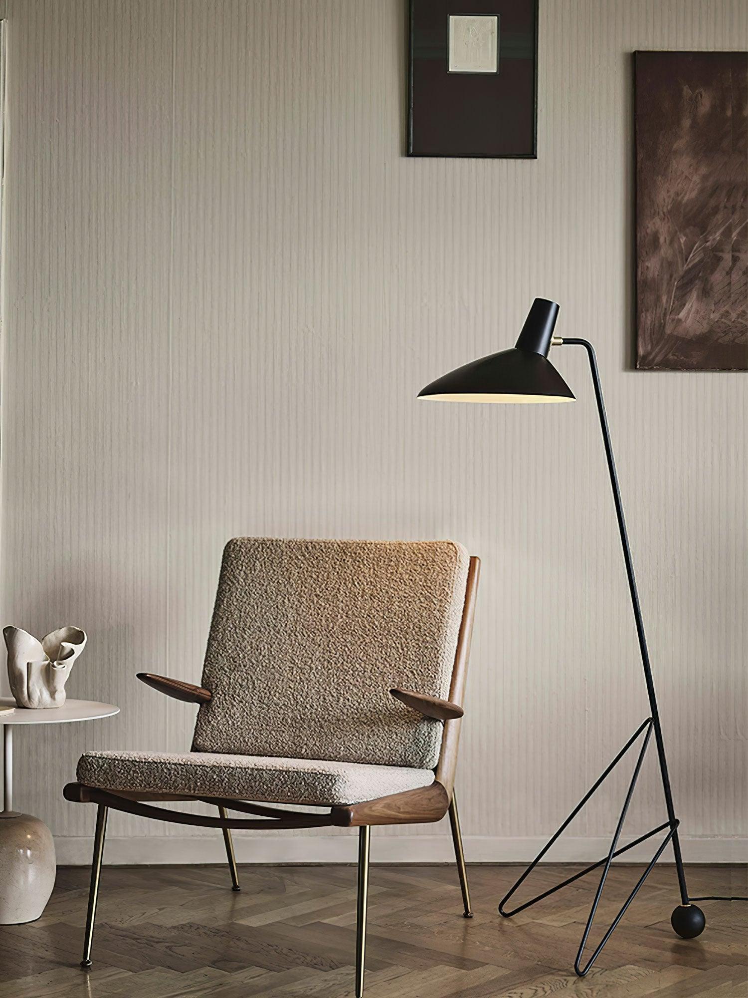 Svelte_Noir_Floor_Lamp_20