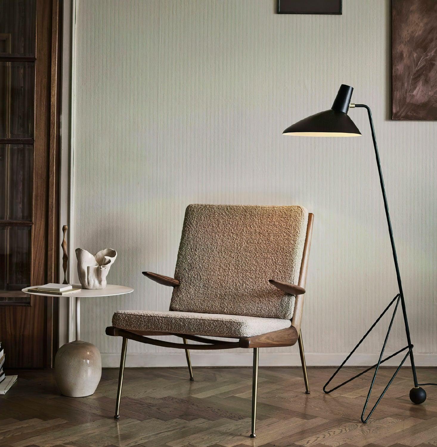 Svelte_Noir_Floor_Lamp_23
