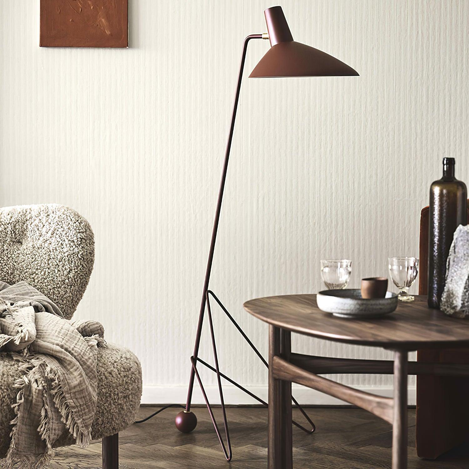 Svelte_Noir_Floor_Lamp_24