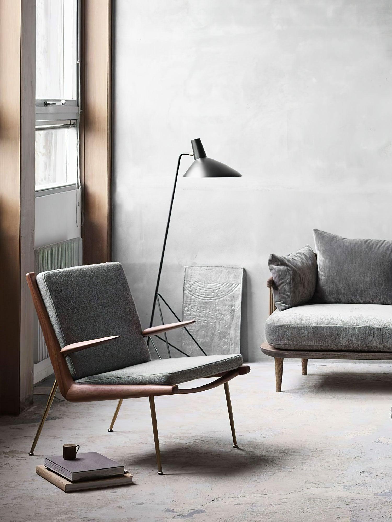 Svelte_Noir_Floor_Lamp_25