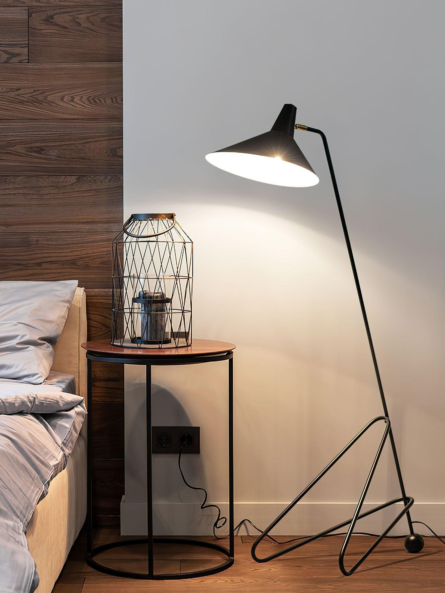 Svelte_Noir_Floor_Lamp_26