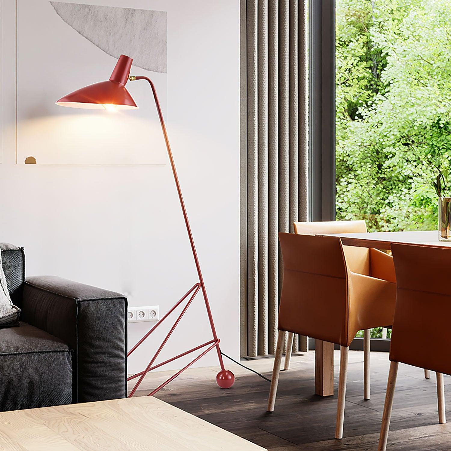 Svelte_Noir_Floor_Lamp_5