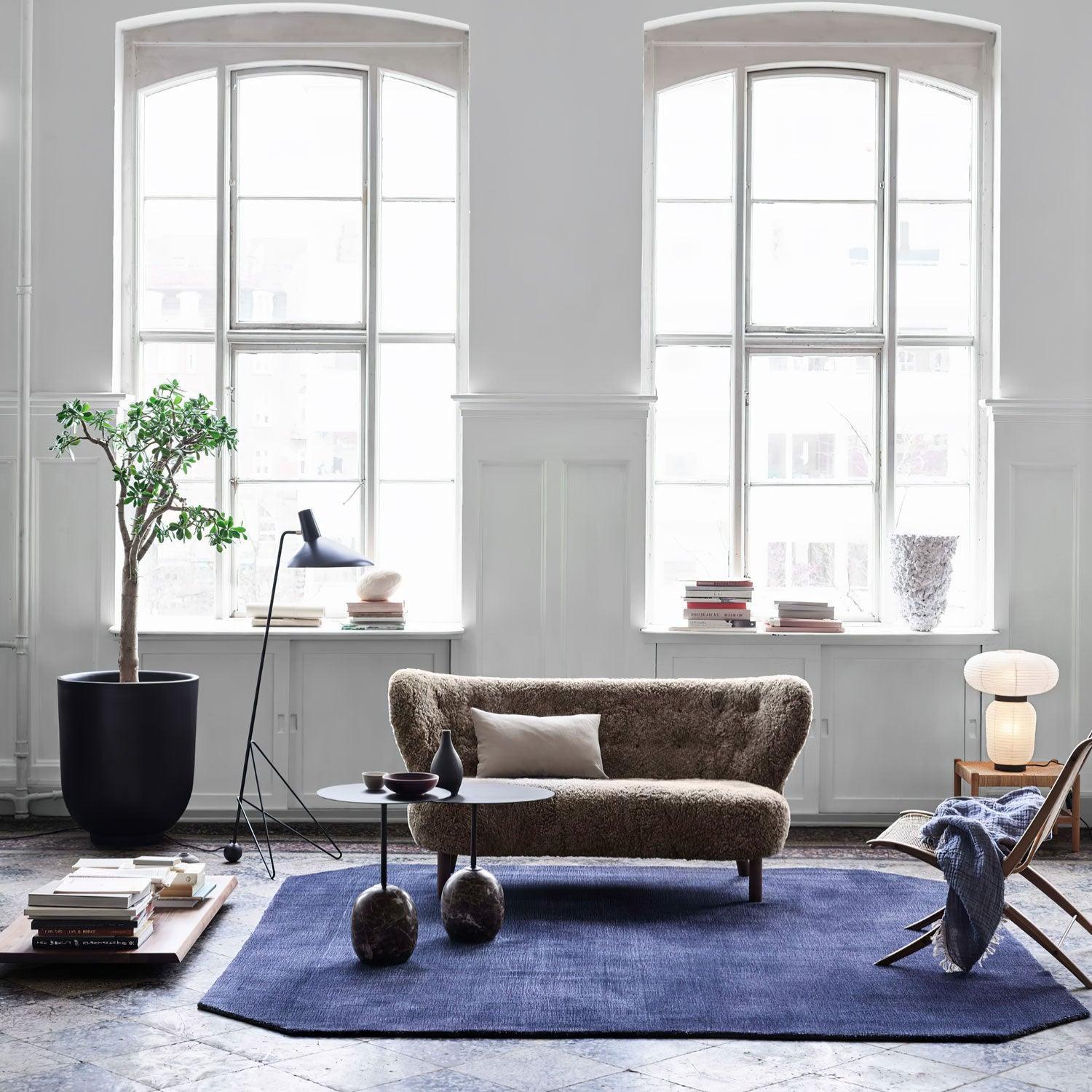 Svelte_Noir_Floor_Lamp_7