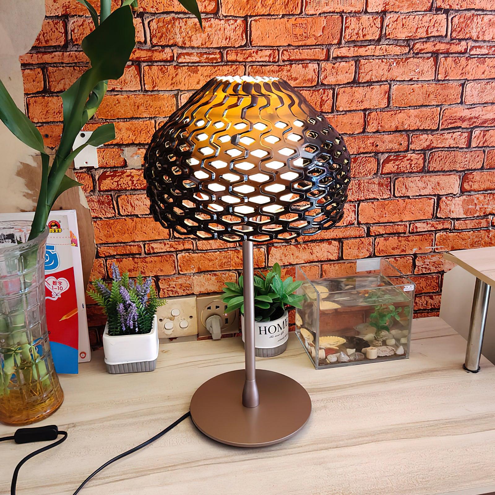 Tatou_Table_Lamp_3