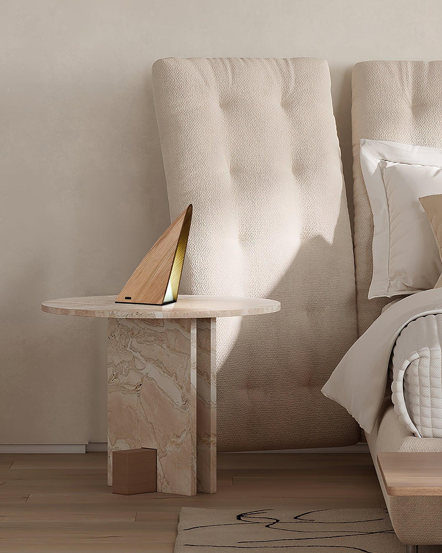 Triangular_Table_Lamp_10