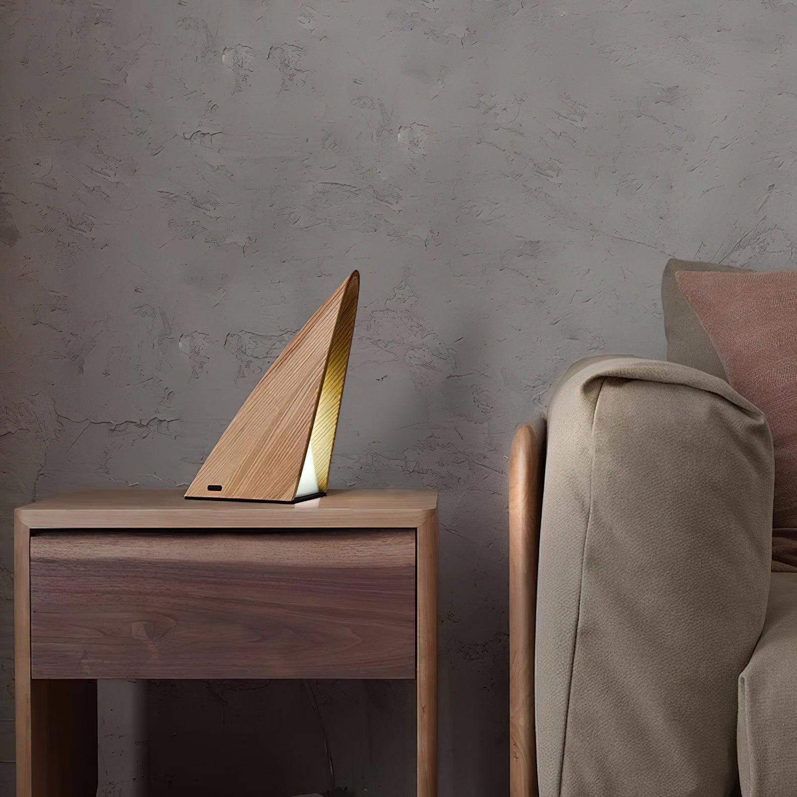 Triangular_Table_Lamp_7