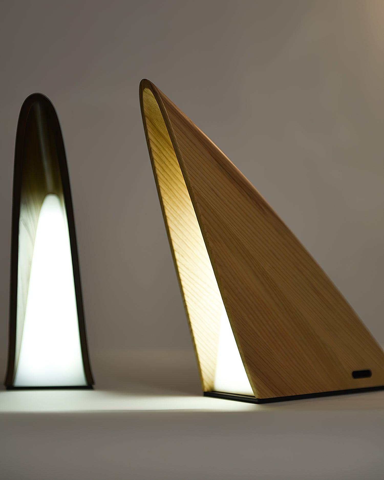 Triangular_Table_Lamp_9