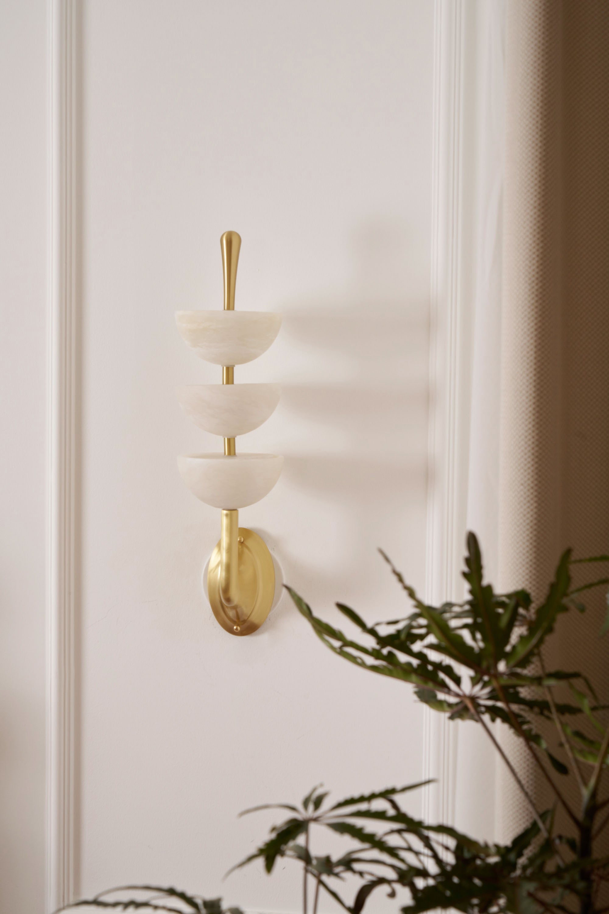 Triple_Alabaster_Wall_Lamp_16