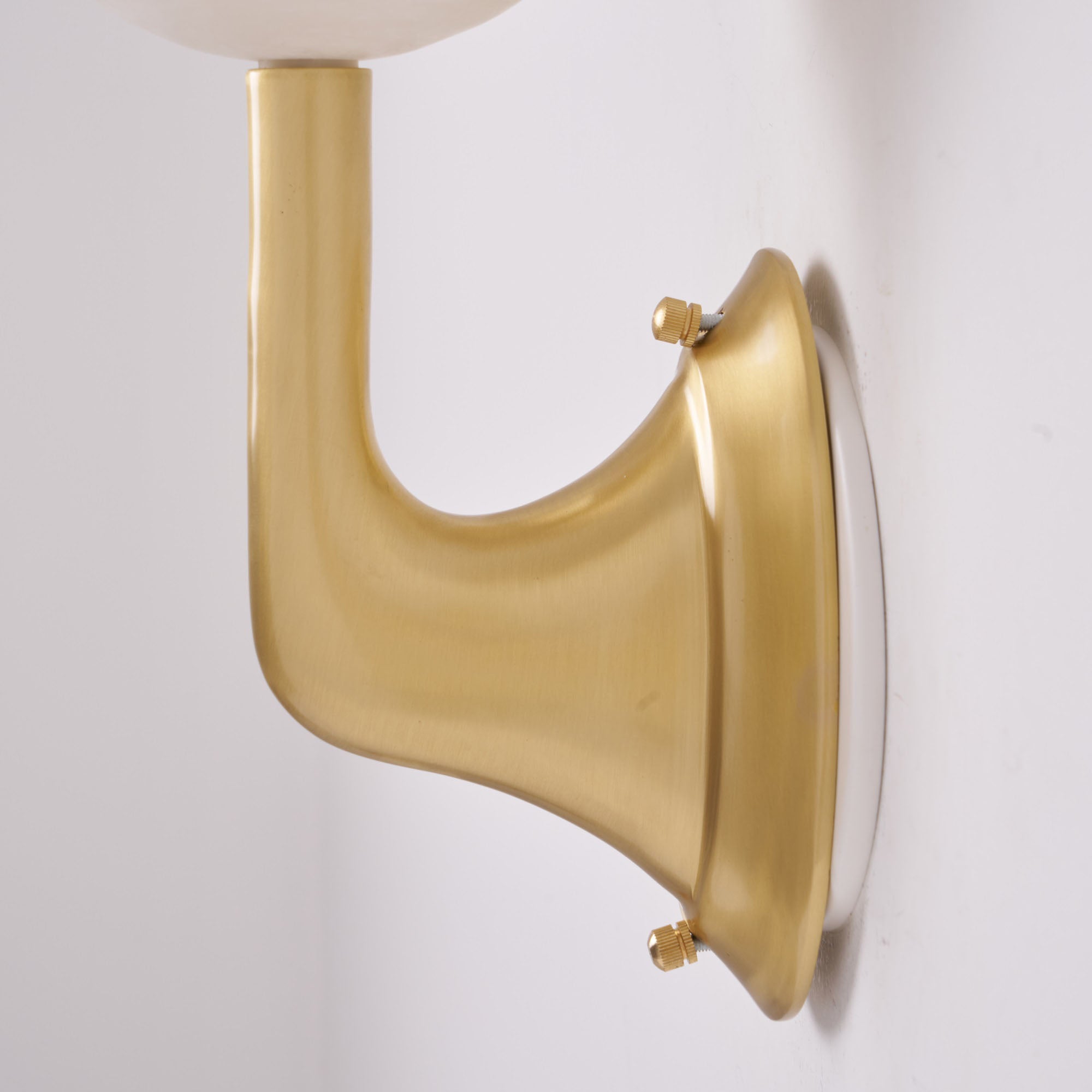 Triple_Alabaster_Wall_Lamp_8