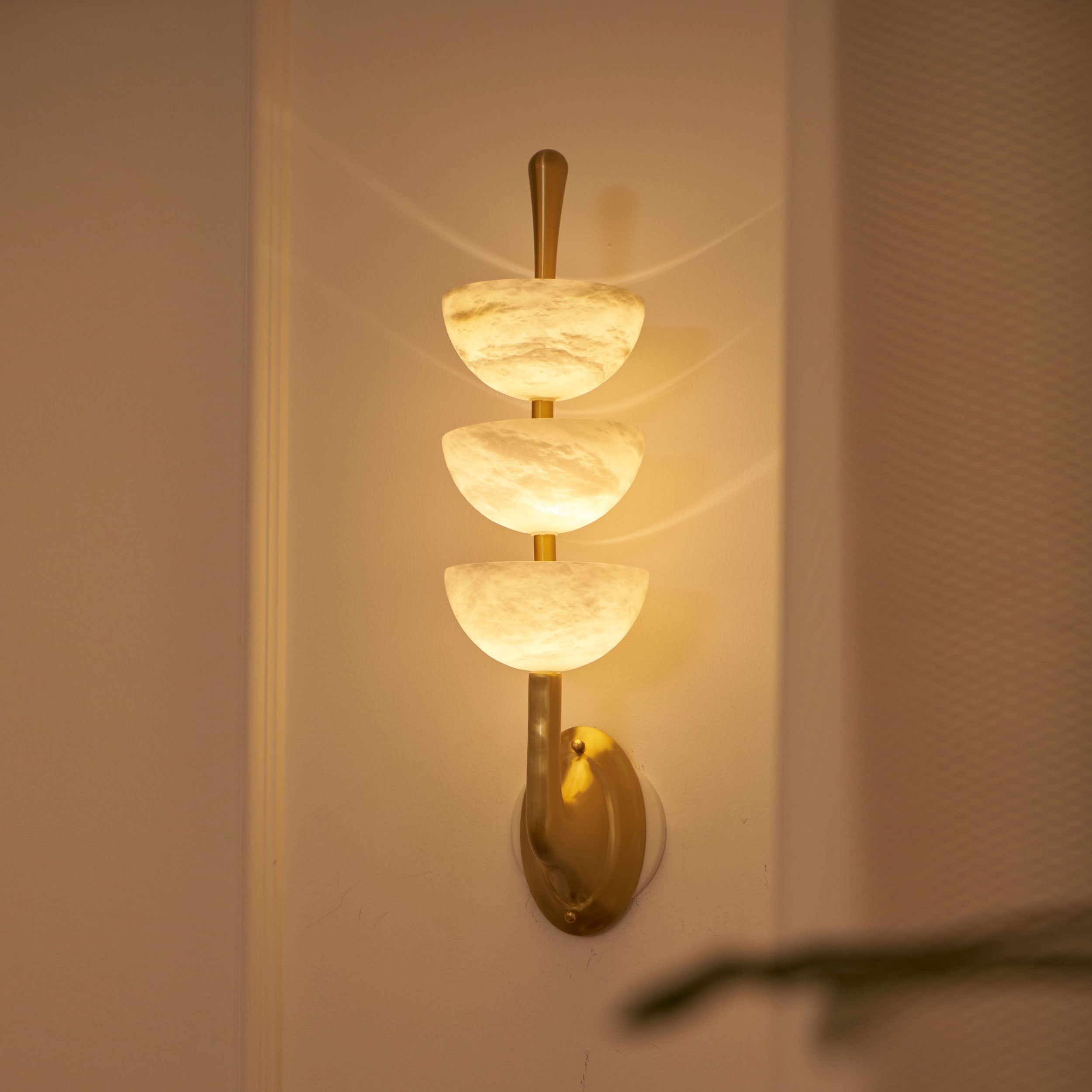 Triple_Alabaster_Wall_Lamp_9