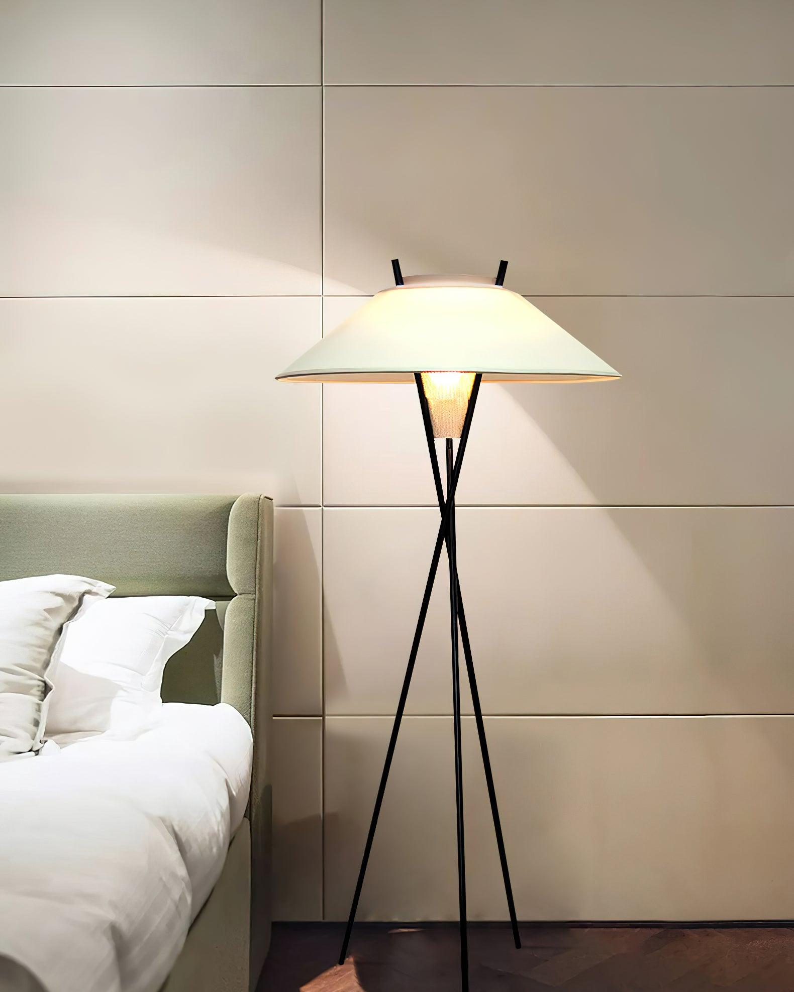 Tripod_Cap_Floor_Lamp_12