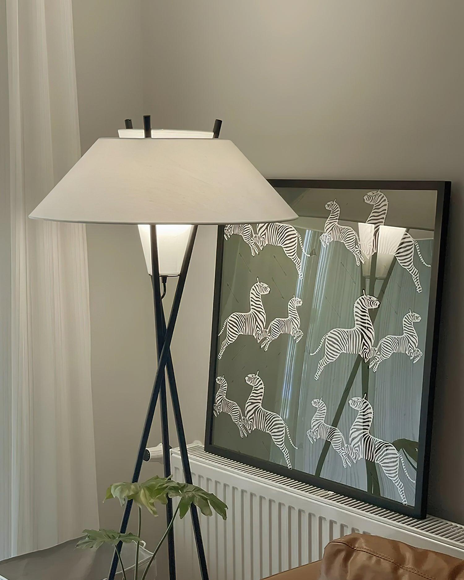 Tripod_Cap_Floor_Lamp_19