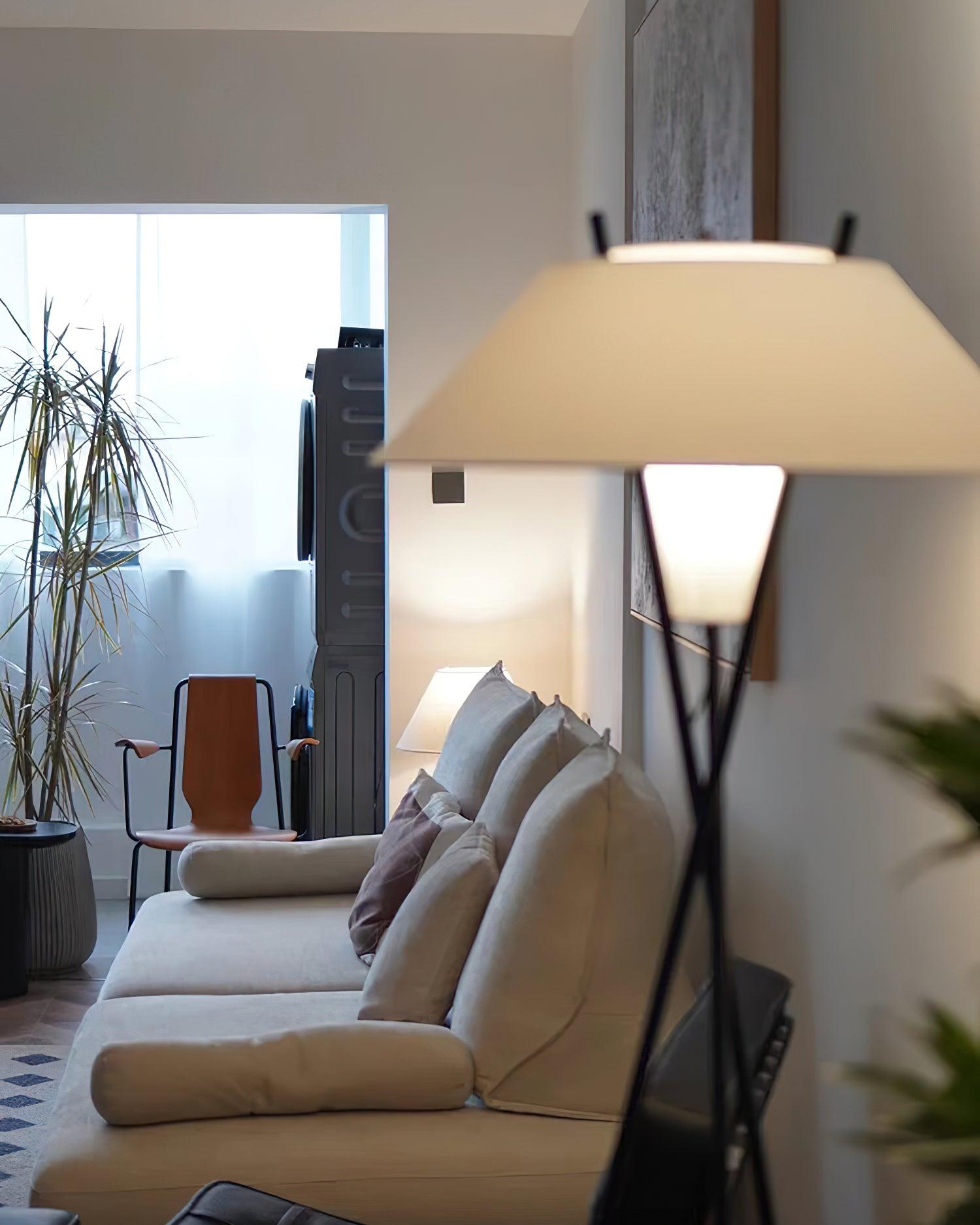 Tripod_Cap_Floor_Lamp_22