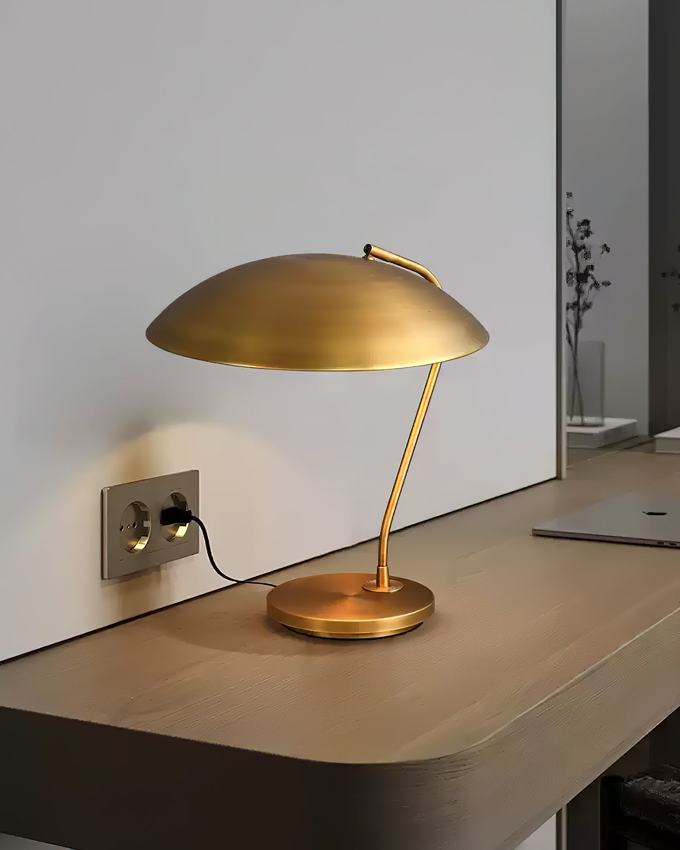Valencia_Table_Lamp_Brass_2