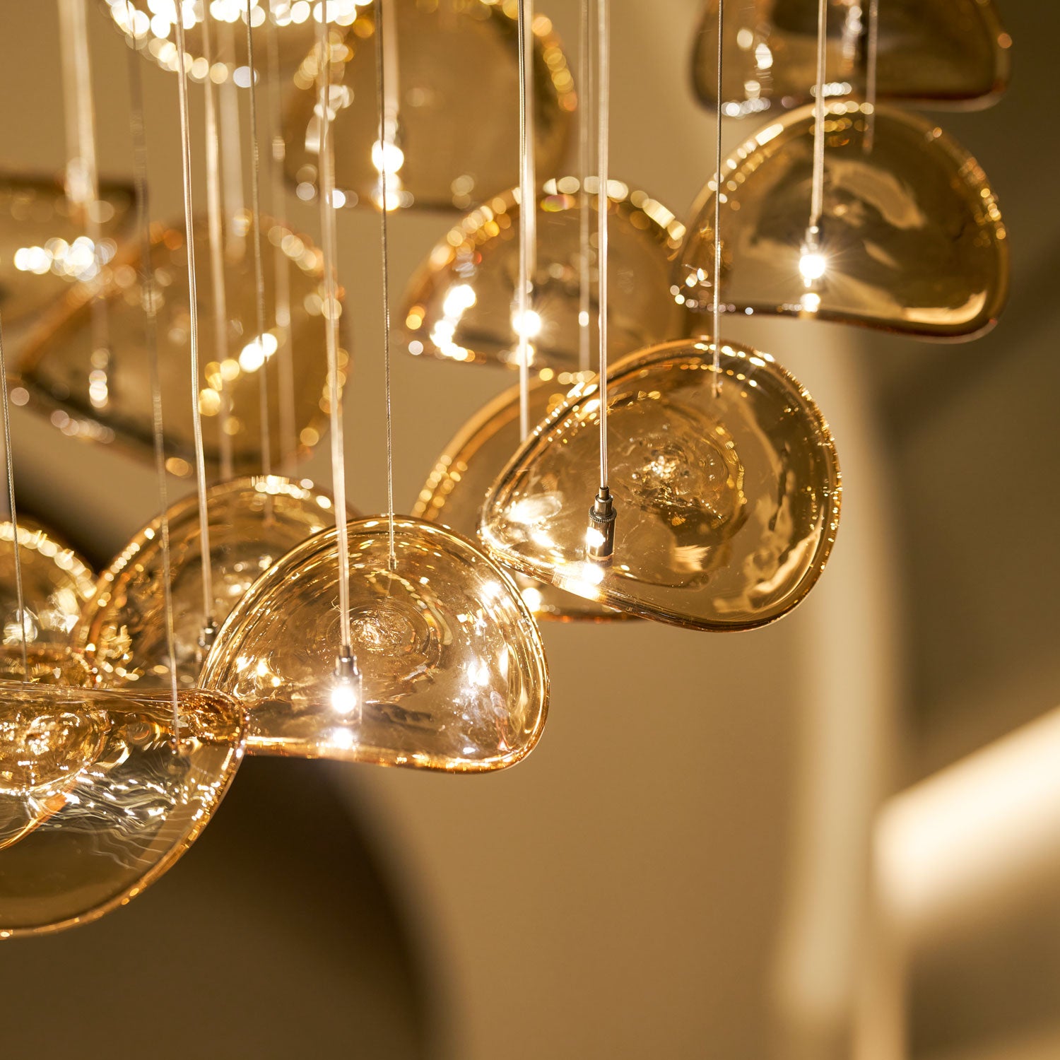Wave-_Floating_-Leaf_-Chandelier-_1