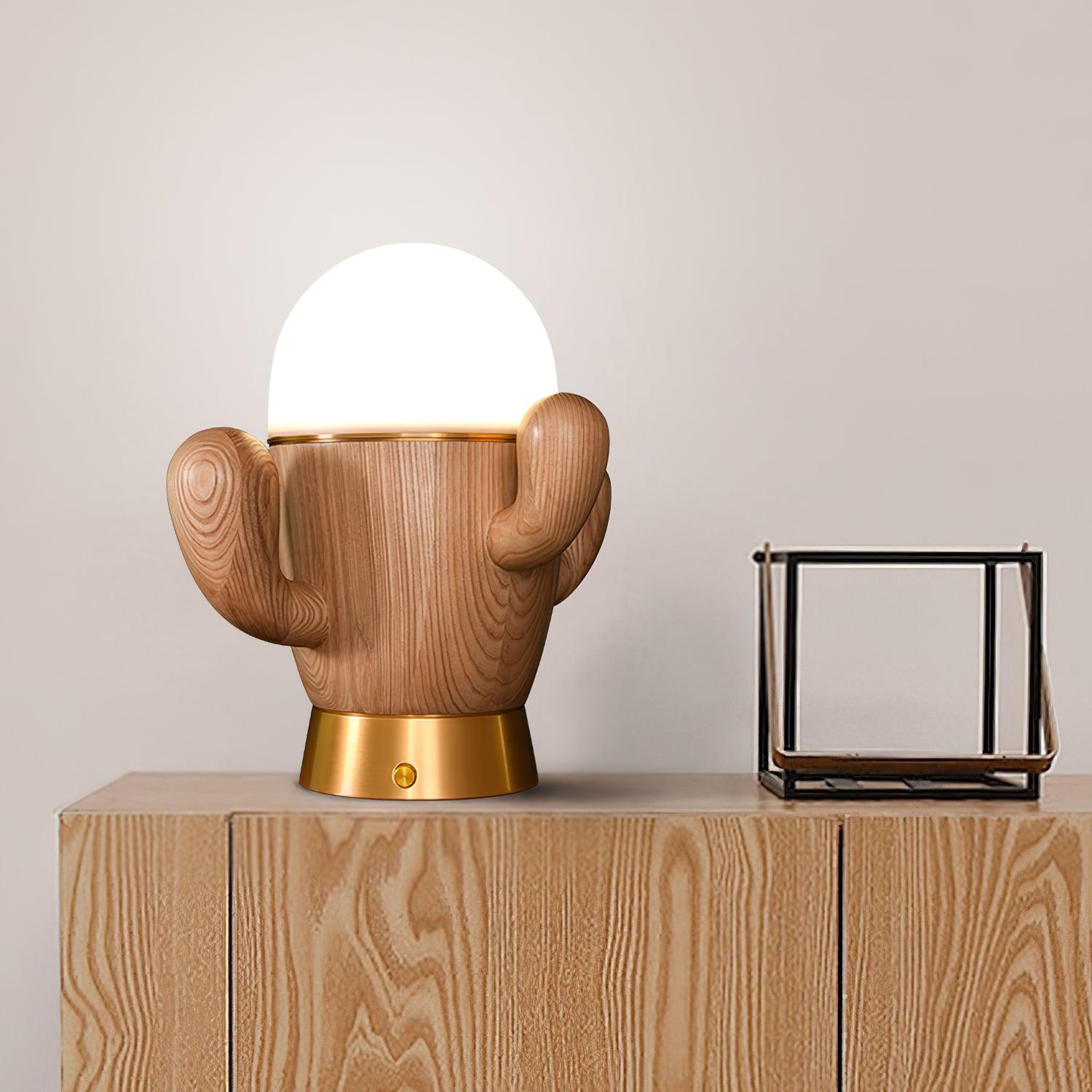 Wooden_Cactus_Table_Lamp_1